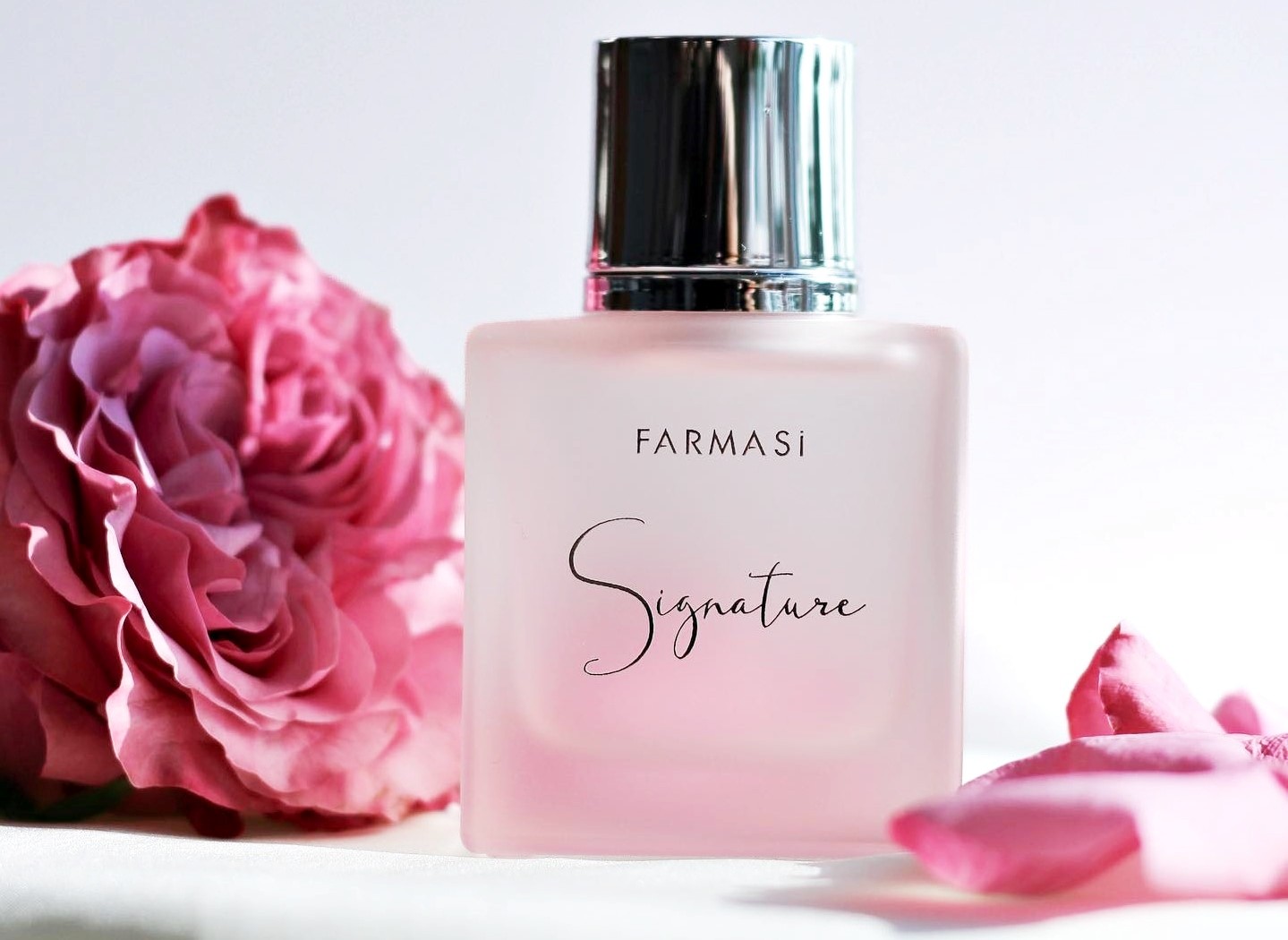 perfume farmasi